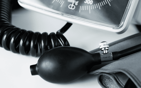 Huile de nigelle et hypertension : ce que disent les études