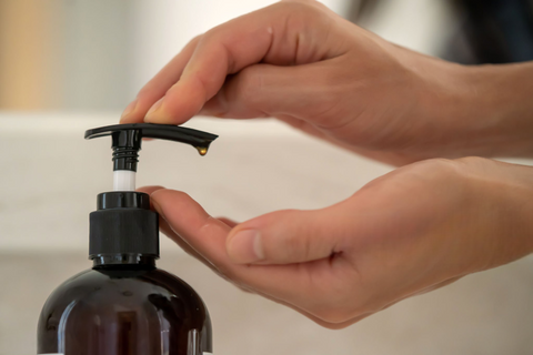 Savon liquide à la nigelle : avantages et limites
